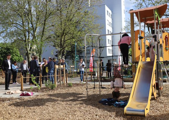 Visite de la présidente Marie-Guite Dufay au groupe scolaire Jacques Prévert, à Lons le Saunier (39) - Photo Région Bourgogne-Franche-Comté Christophe Bidal