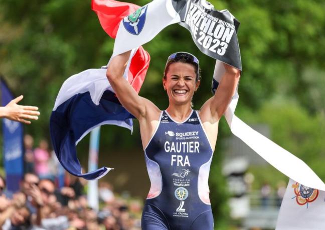 Mathilde Gautier, triathlète du Tri Val de Gray (70), en course pour une qualification aux JO de Paris 2024 - Crédit photo Purfilm
