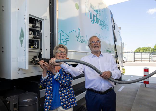 Inauguration de la première station de production et de distribution d’hydrogène à Dijon Métropole - Photo Xavier Ducordeaux