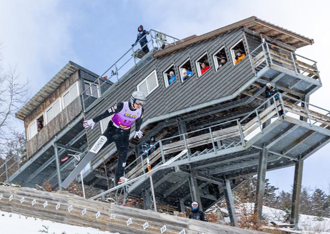 Marco Heinis, membre de l’Olympique Mont-d’Or (Doubs) et de l’équipe de France de combiné nordique, ici sur le tremplin du stade nordique des Tuffes (Jura) en mars dernier. Photo : Xavier Ducordeaux