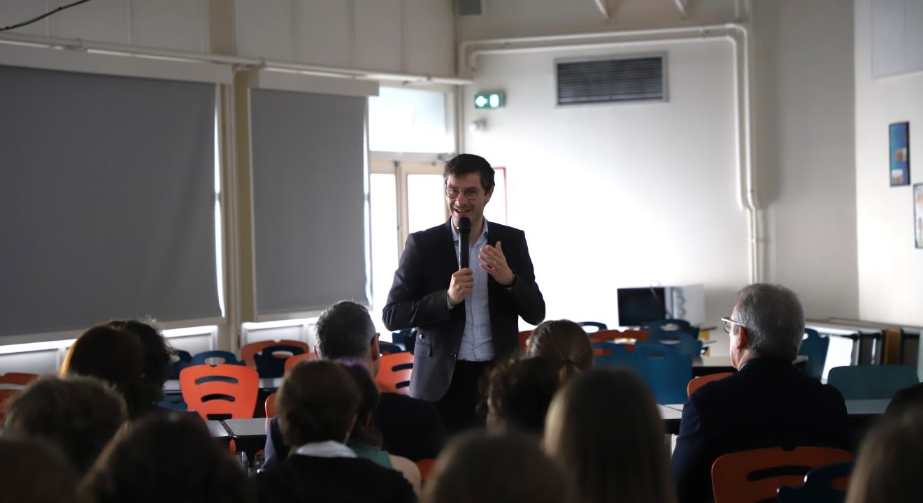 Willy Bourgeois, vice-président de la Région Bourgogne-Franche-Comté en charge des lycées, mardi 13 mai 2025 au lycée Le Corbusier, à Lons-le-Saunier - Photo Maxime Scherepin