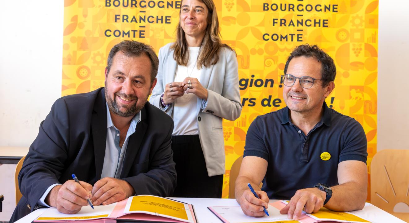 La fédération régionale de la Sécurité sociale de l’alimentation est officiellement créée ! Photo : Xavier Ducordeaux
